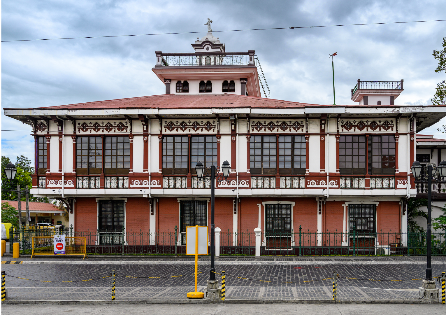 Pamintuan Mansion